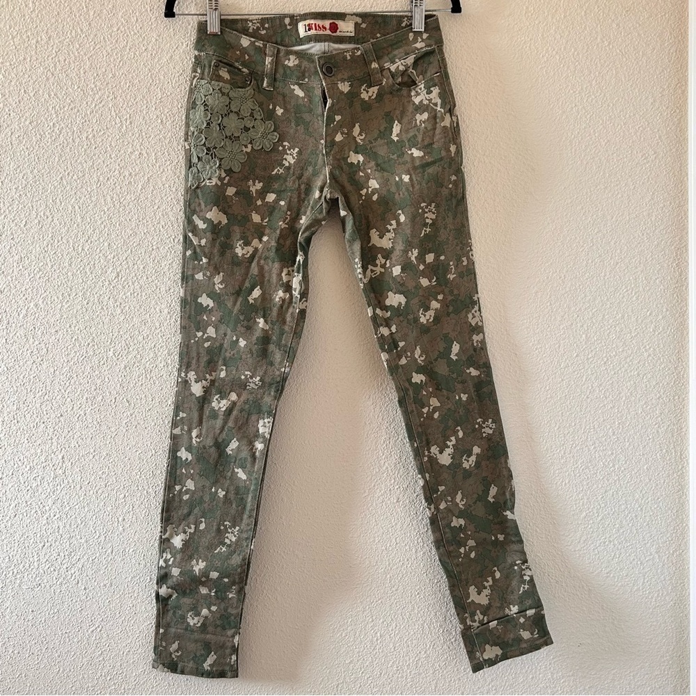 1st Kiss Camouflage Print skinny jeans Olive green Women Size 5